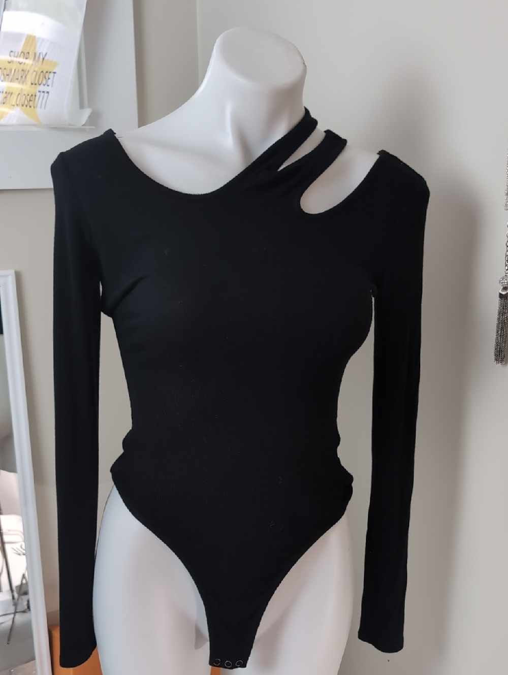 Ella Moss Black Long-Sleeve Cutout Bodysuit